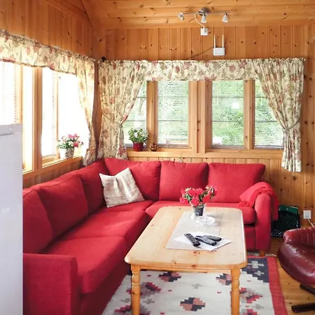 Cozy In Varaldsoy With Kitchen Nyaraló Gjuvsland